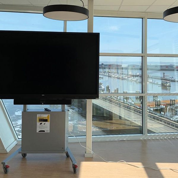 ergoxs-ergoframe-work-select-dual-column-mobile-lift-tv-trolley-eff5200-black-project-delfzijl