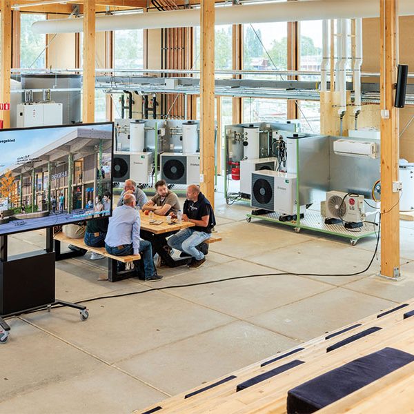 ergoxs-ergoframe-work-select-dual-column-mobile-lift-tv-trolley-eff5200-black-project-energie-hub050-2