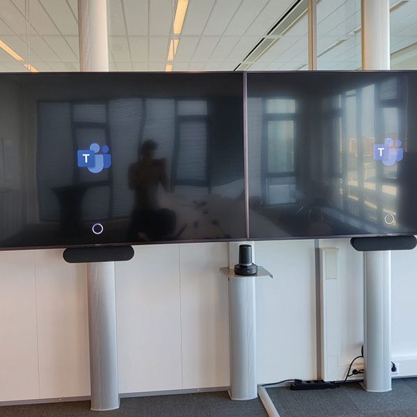 ergoxs-flexline-stretch-select-ceiling-floor-cfs36av84-mountingbracket-wmpb1-laptopshelf-lapa1